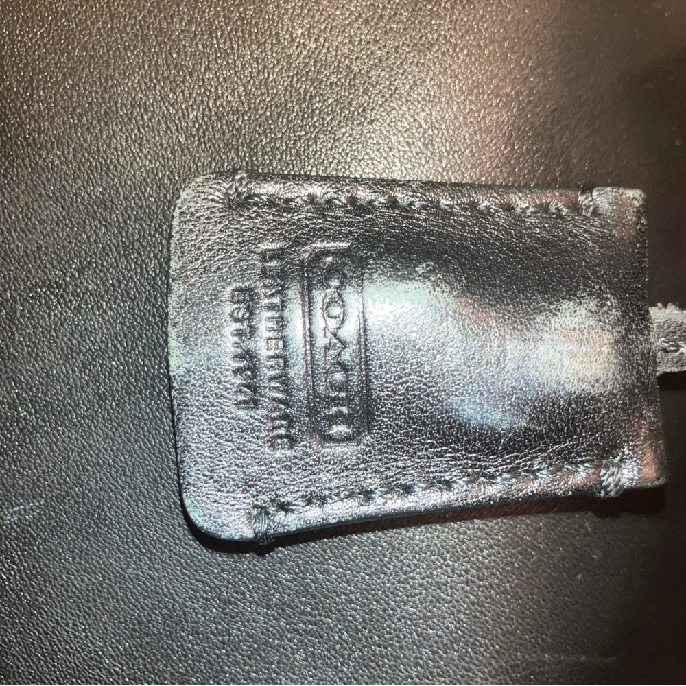 Coach Leather 5409 Travel Bag with detachable strap- this is a forever piece! - Picture 8 of 8